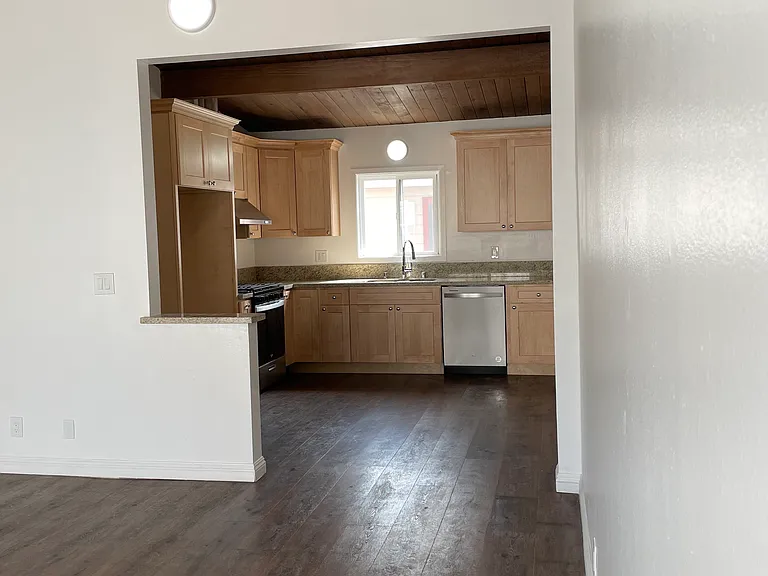 2215 Mathews Ave #4 — Photo 4