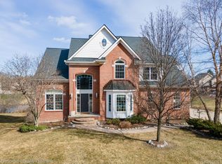 3897 High Grove Way, Lake Orion, MI 48360
