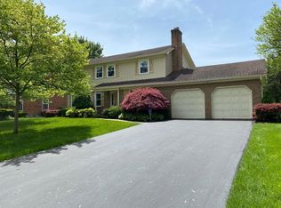 2017 Hythe Rd, Columbus, OH 43220