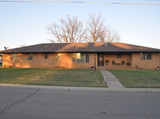 610 N 14th St, Perry, OK 73077