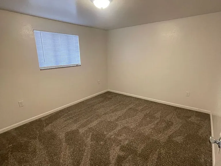 1113 W Arroyo Ave — Photo 15