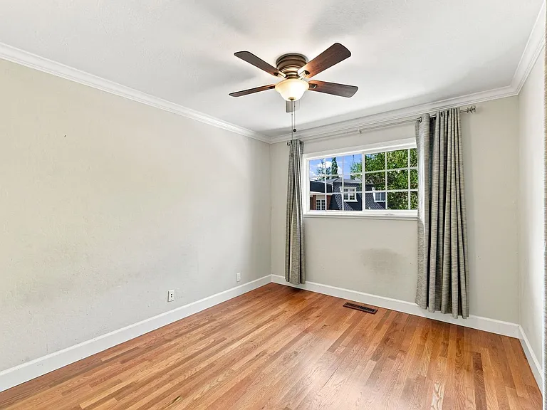 12445 Green Meadow Ln — Photo 34