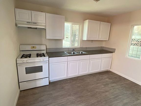 2nd image of 406 S 6th St #1/2