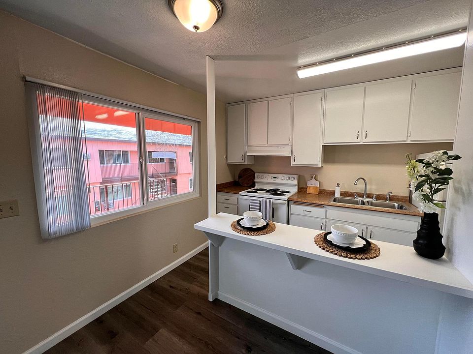 187 E Cherry Ln Coalinga CA Zillow