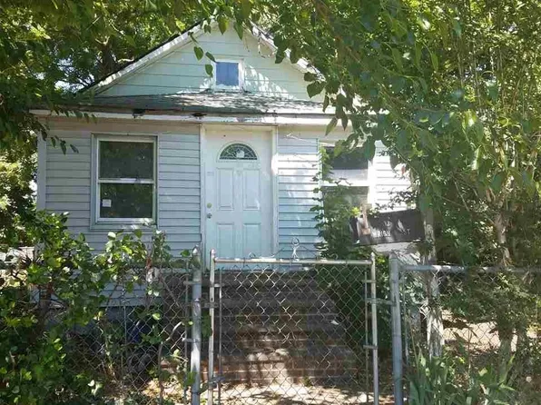 203 Wright St, Westbury, NY 11590