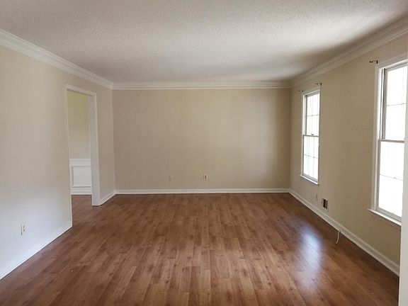 5th image of 1366 Larkview Dr SW