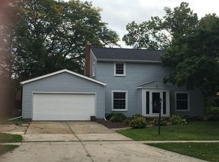 516 Old Bridge Rd, Grand Blanc, MI 48439