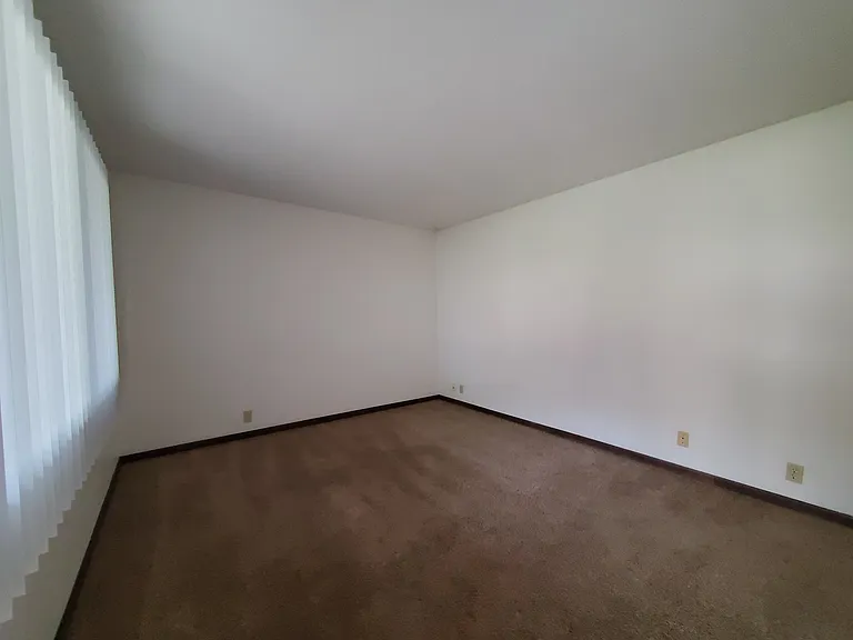 317 N College St #B — Photo 3