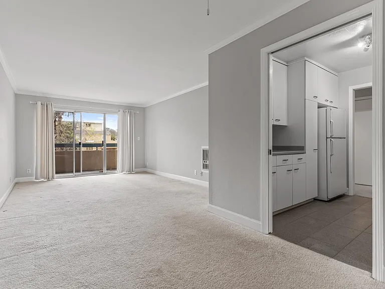 385 Jayne Ave #309 — Photo 12