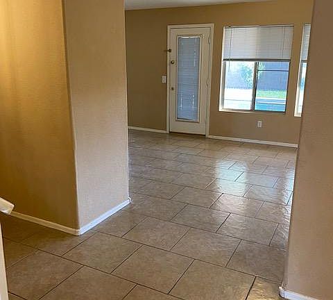 5th image of 1177 W Swan Dr