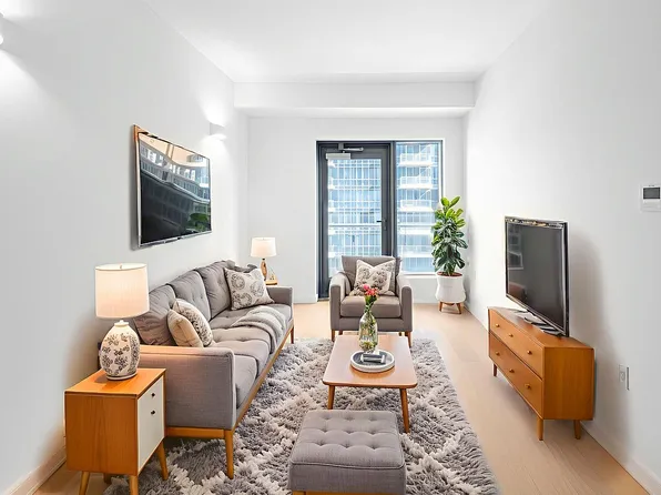 33-71 Prince St #10A, Flushing, NY 11354