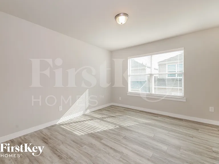 322 Nima Ln — Photo 12