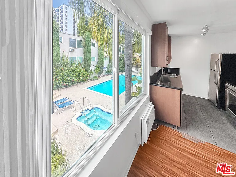 972 Larrabee St #221 — Photo 8