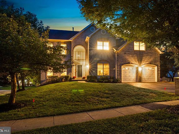 3rd image of 13522 Broadfield Dr