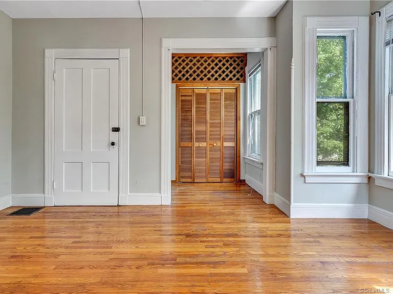 28 Edwards St #2 — Photo 6