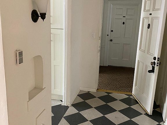 5th image of 355 S Cochran Ave #103