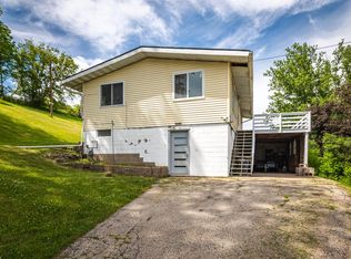 N1303 Leske Rd, La Crosse, WI 54601
