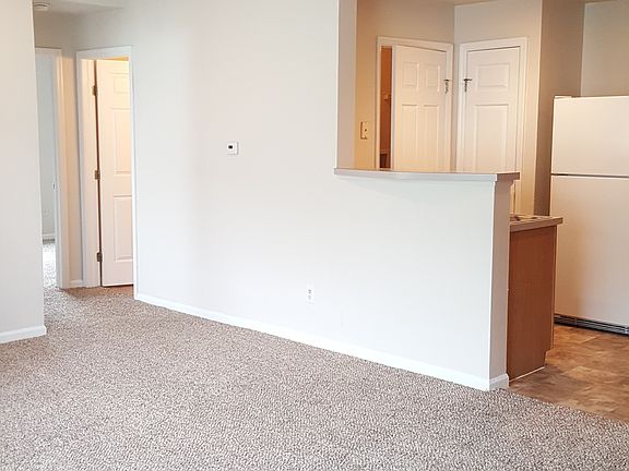 2nd image of 2680 Solitaire Ln APT 8