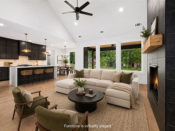 3rd image of 5 McGinnis Ln