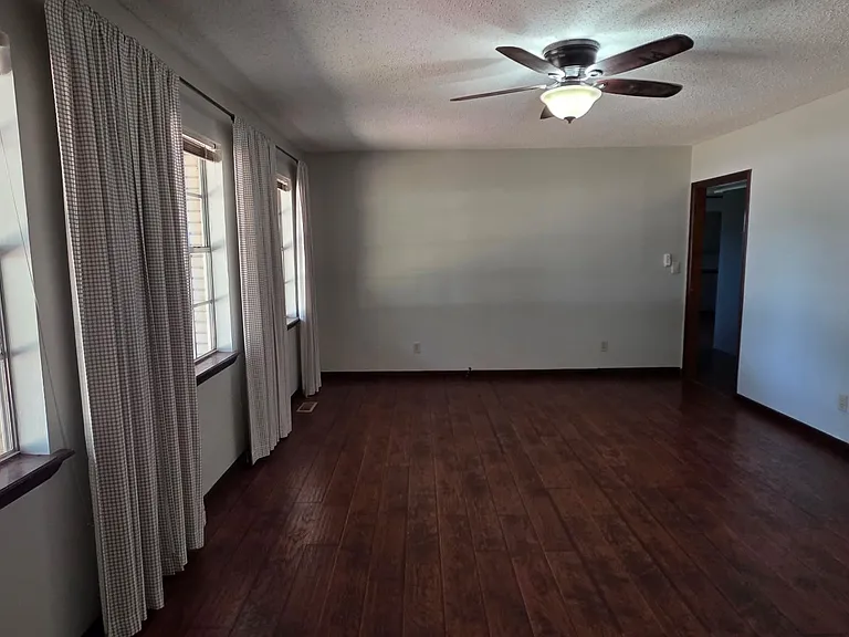 3320 E Heritage Pkwy — Photo 11