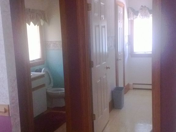 1/2 bath and laundry