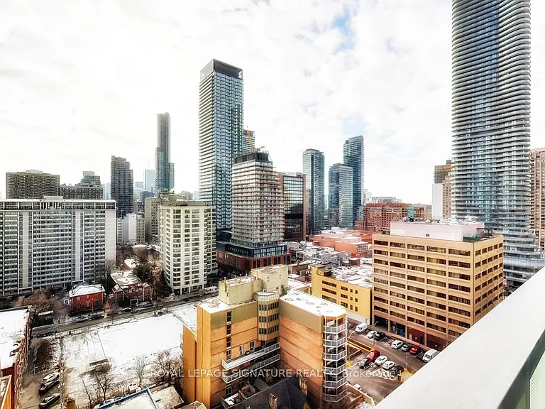 28 Wellesley St E #1704 — Photo 18