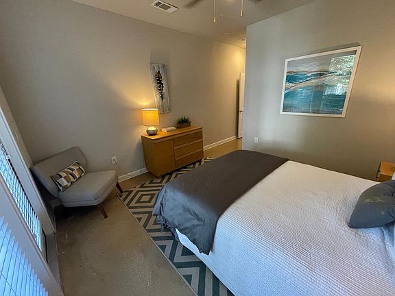 5th image of 4412 Cromwell Dr #1024