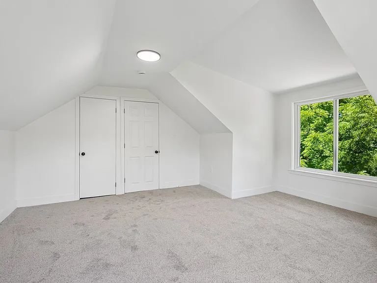 2289 Almira Ave — Photo 15
