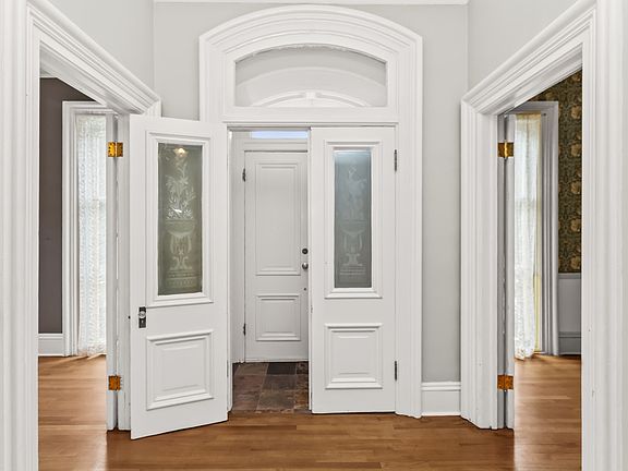 2nd image of 1411 Maple Ave