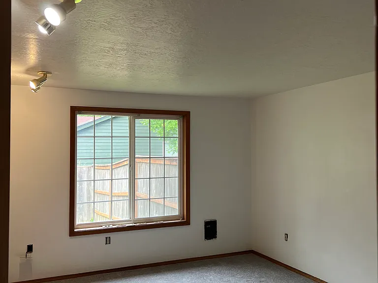 850 SW Agee St — Photo 15