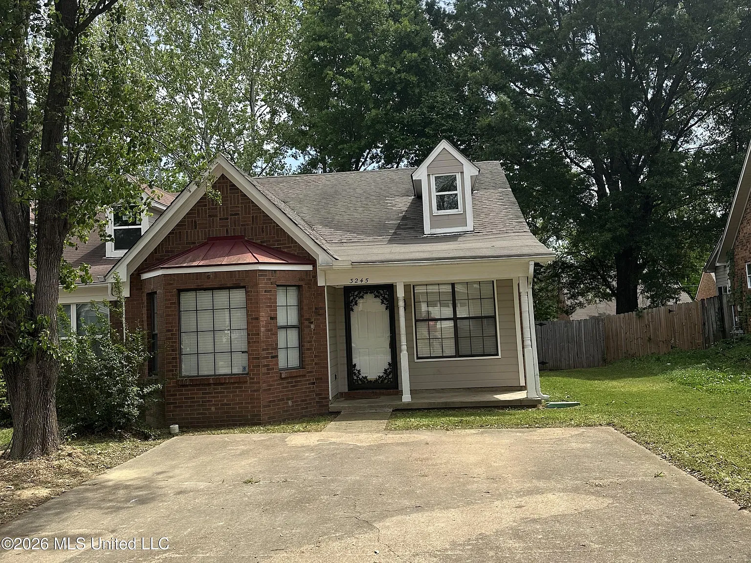 3 bed, 2.5 bath, 1624 sqft, $1,350 — Photo 1