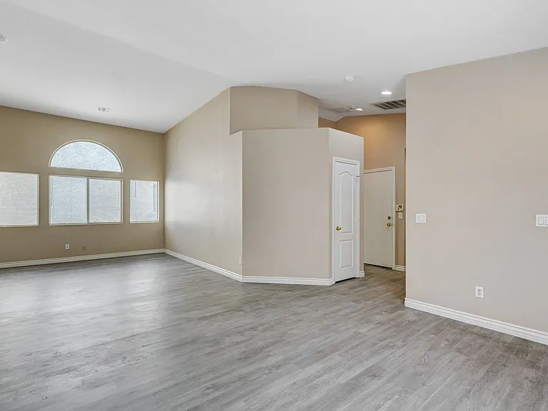 527 Braided River Ave — Photo 7