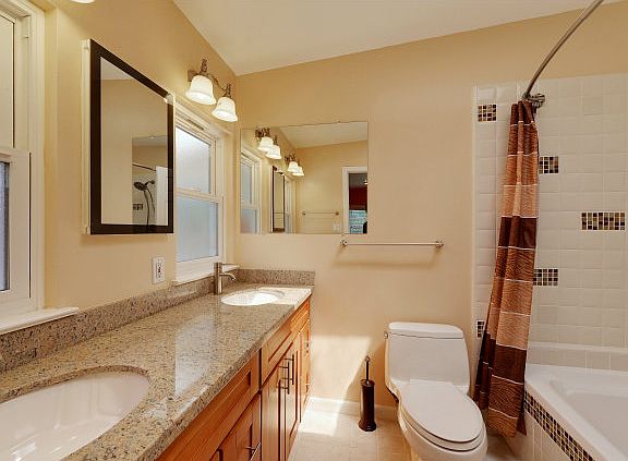 5th image of 3430 Mauricia Ave
