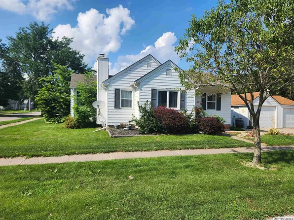 822 9th St NW, Mason City, IA 50401