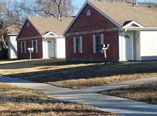 827 Thurston St, Manhattan, KS 66502