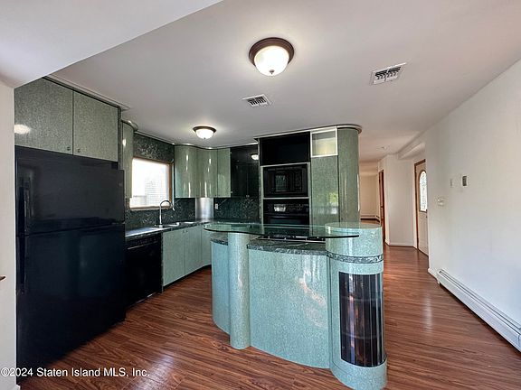 5th image of 459 Tennyson Dr