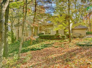 10 Saddle Ridge Trl, Fairport, NY 14450