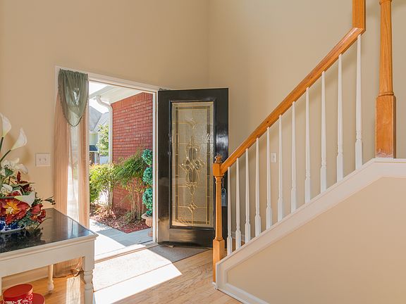 2nd image of 1435 Highland Oaks Way