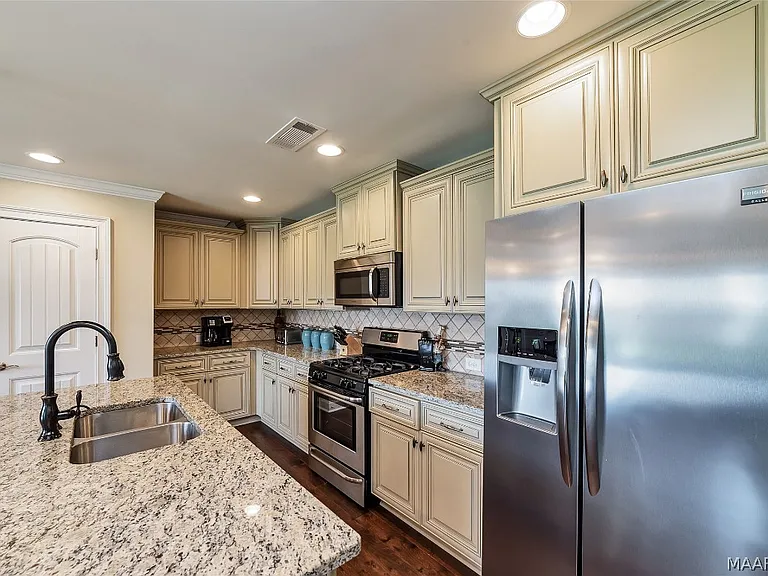 8115 Faith Ct — Photo 17