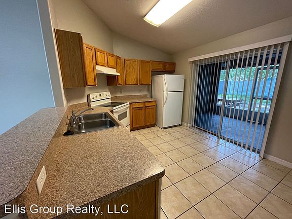 2nd image of 8 Prospect Ln #B