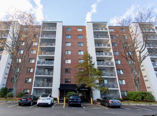 12 9th St APT 102, Medford, MA 02155