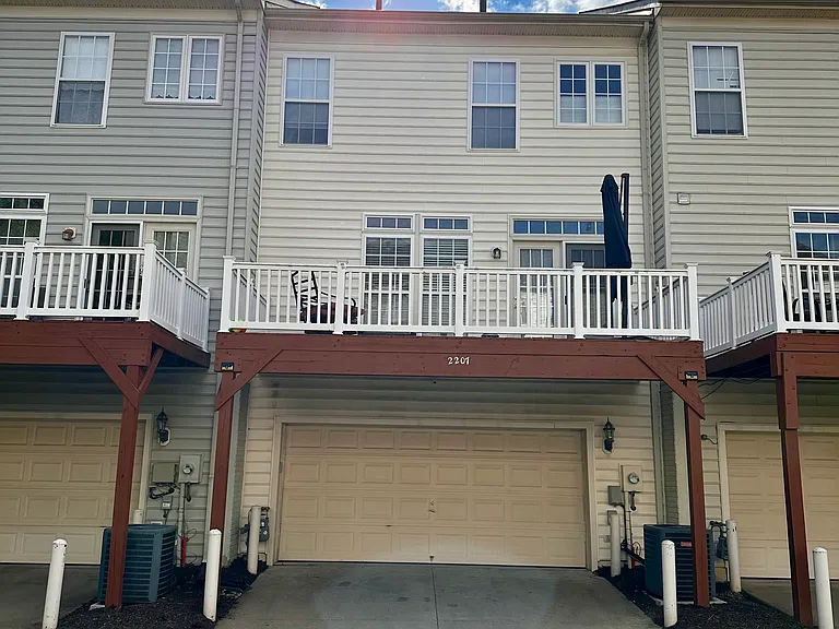 2207 Potomac Club Pkwy — Photo 27