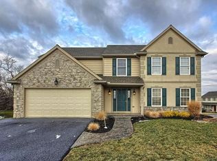 2355 S View Dr, Lancaster, PA 17602