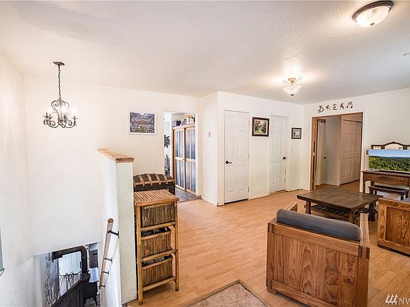 3rd image of 4366 Mayhill Dr SE