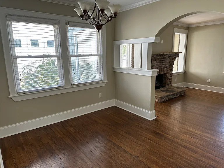 Dining area (unfurnished)
