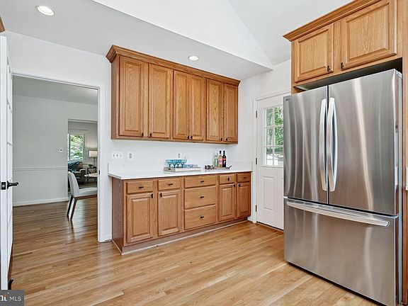 5th image of 3120 Creswell Dr