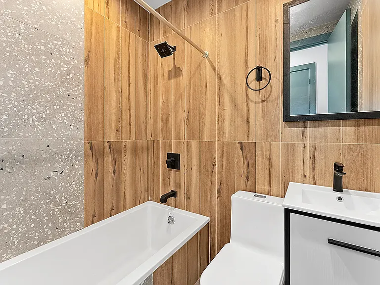 1115 Jefferson Ave #2 — Photo 10