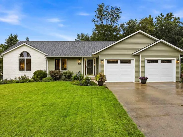1931 Liberty Ln, Coralville, IA 52241
