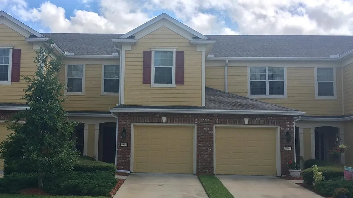 Building Photo - 6896 Roundleaf Dr