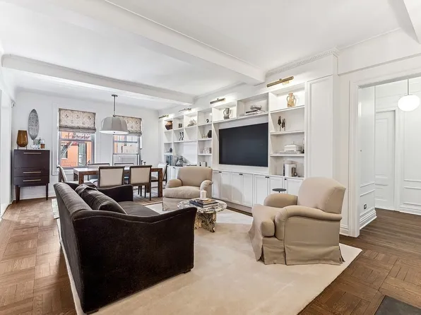 136 Waverly Pl APT 4B, New York, NY 10014